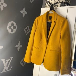 Gold ribbed blazer with gorgeous lining - super soft and comfortable